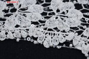 Beads | Bead tubes | Rhinestones + Guipure lace